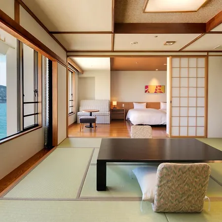 Shiraraso Grand Hotel Shirahama Room photo